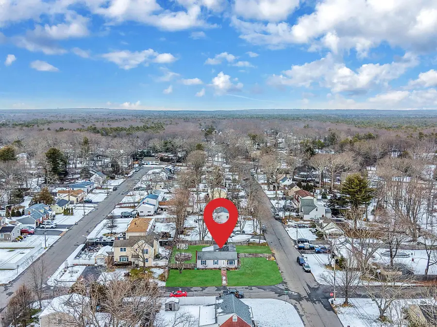 9 Maple Road, Middle Island, NY 11953 - #2