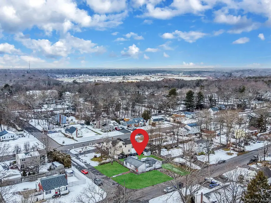 9 Maple Road, Middle Island, NY 11953 - #3