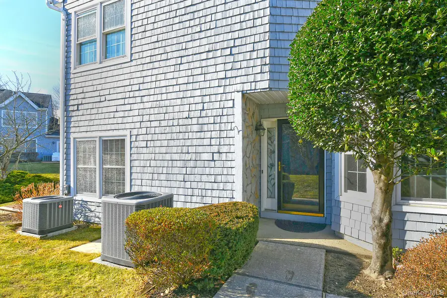 104 Lakebridge Drive N, Kings Park, NY 11754 - Image #3