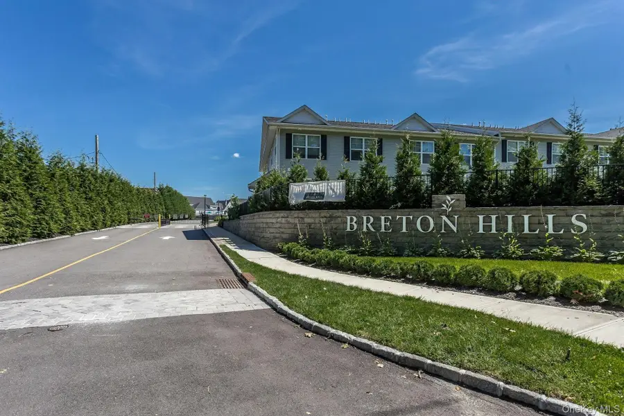 710 Breton Way #710, Glen Cove, NY 11542 - Image #2