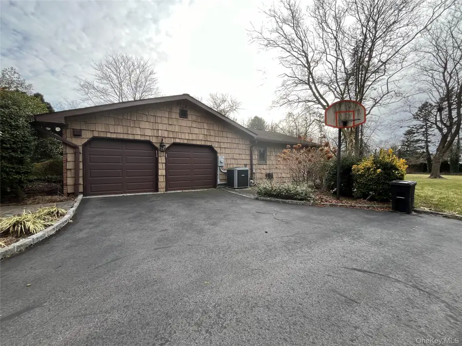 15 Wildwood Drive, Dix Hills, NY 11746 - Image #2