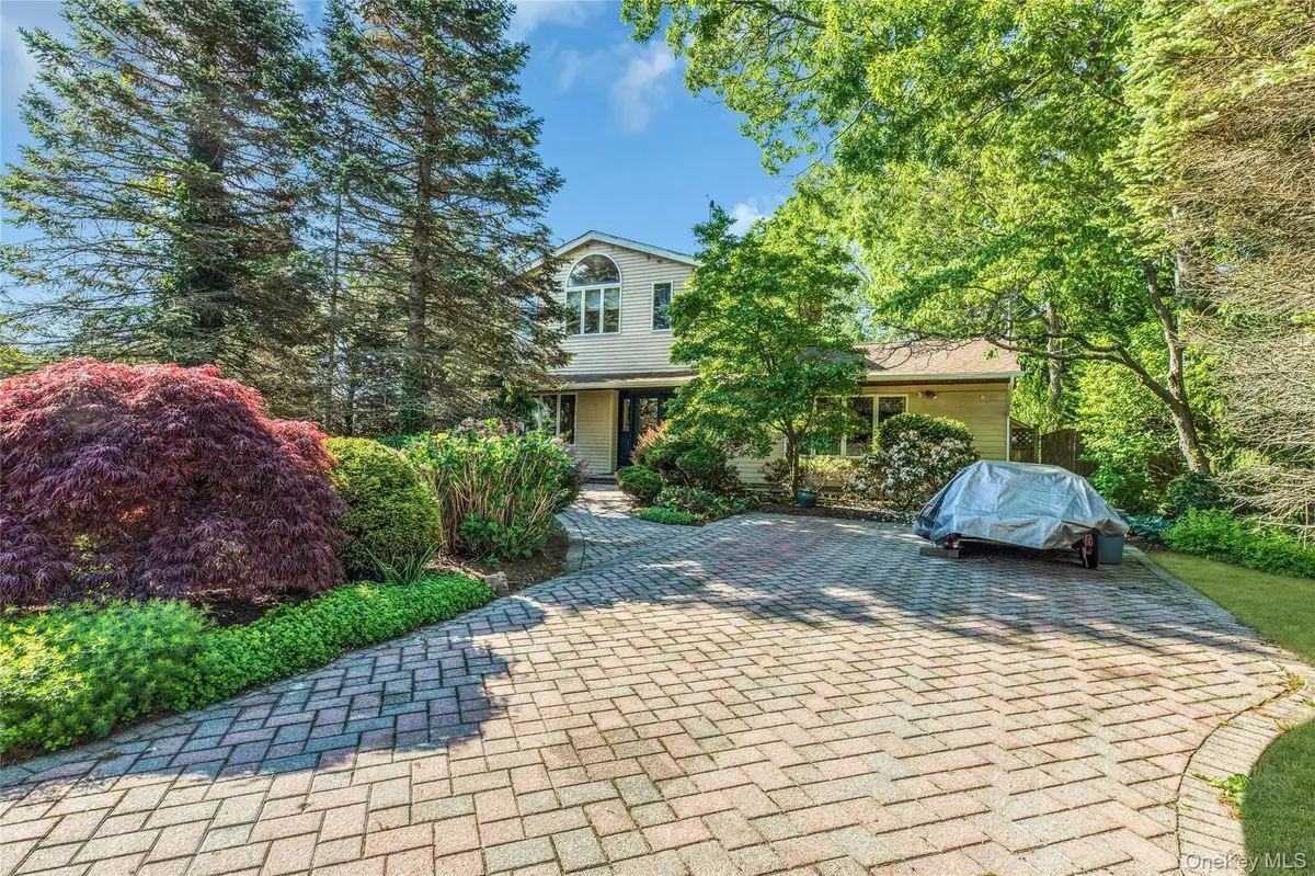 306 Versa Place, Sayville, NY 11782 - #1