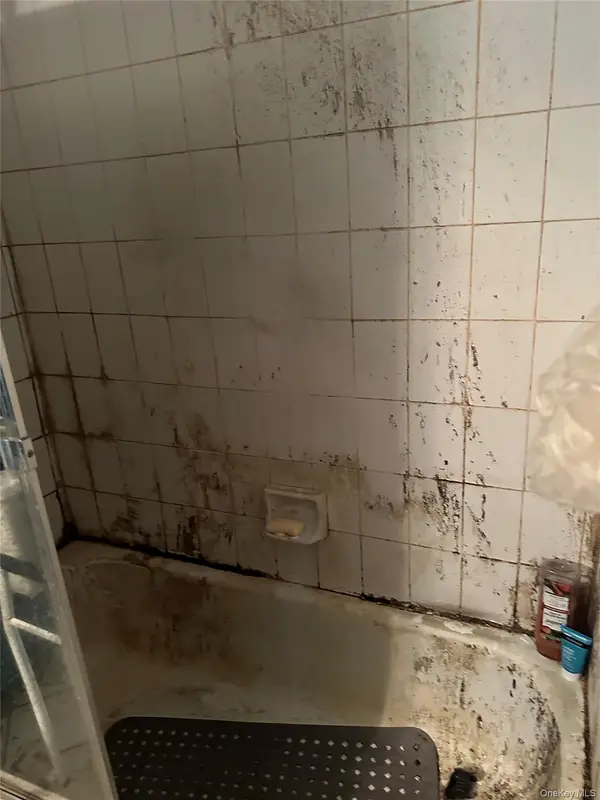 11 Taurgo Lane, Centereach, NY 11720