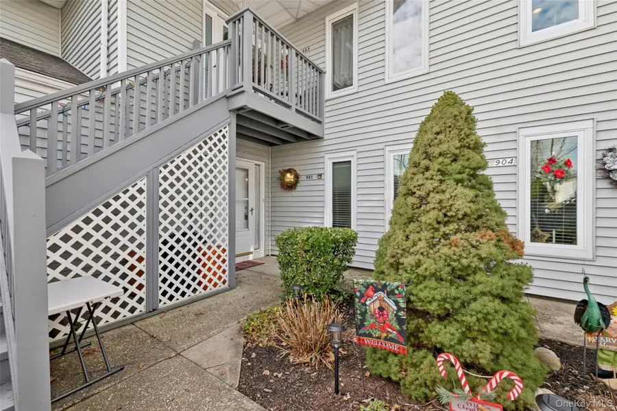 901 Fenway Road, Saint James, NY 11780 - Image #3