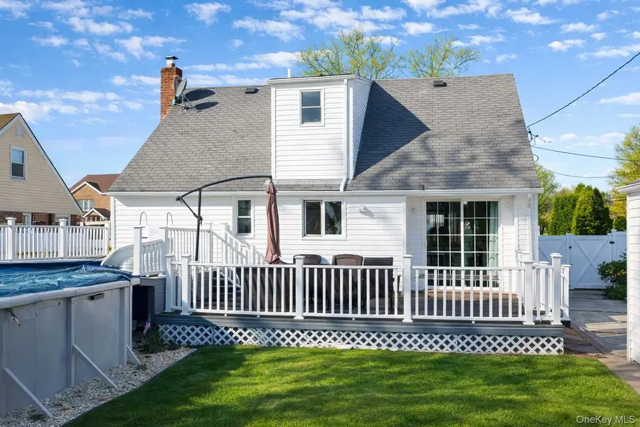 1696 Francis Drive, East Meadow, NY 11554 - Image #3