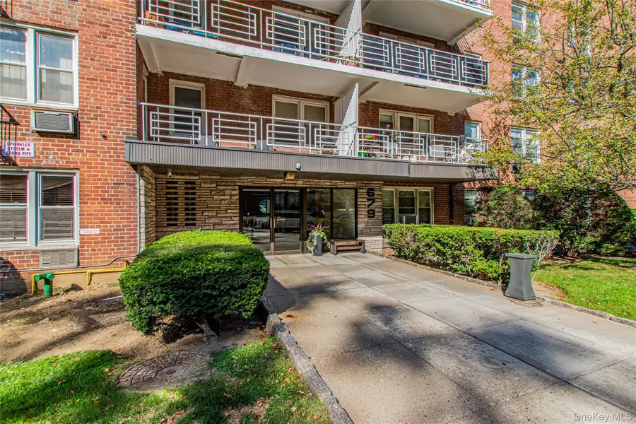 679 Warburton Avenue #2R, Yonkers, NY 10701 - Image #3