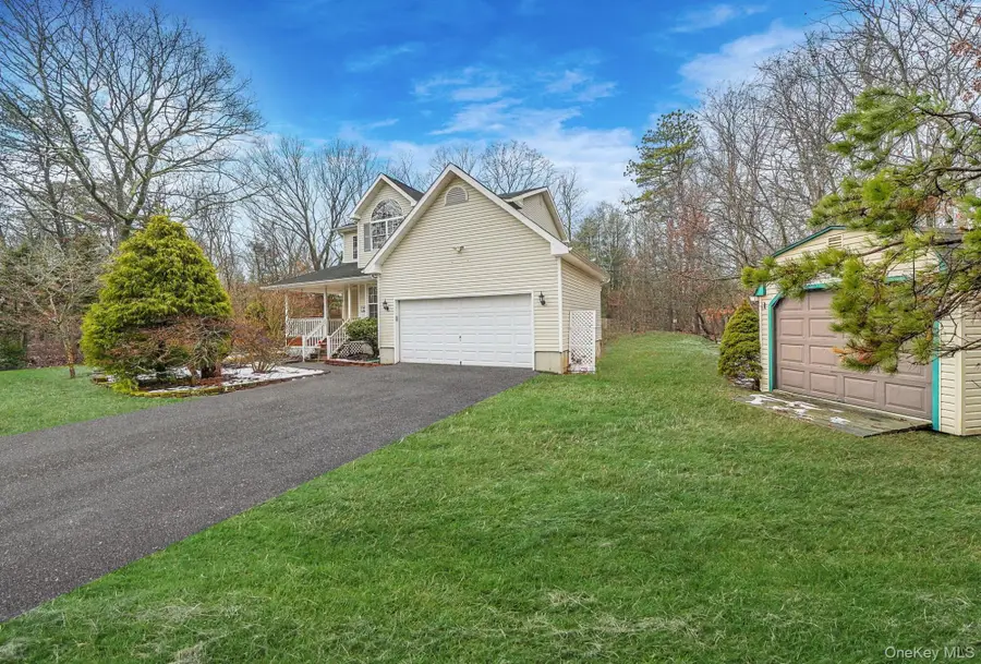 22 Wright Road, Manorville, NY 11949 - Image #2