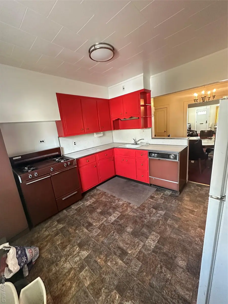 9139 71st Avenue, Forest Hills, NY 11375 - Image #3