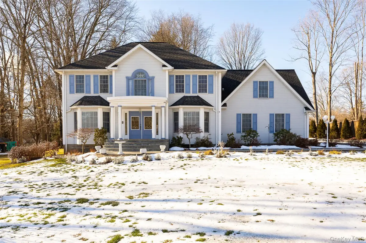 8 Toms Way, Poughkeepsie, NY 12603 - Image #1