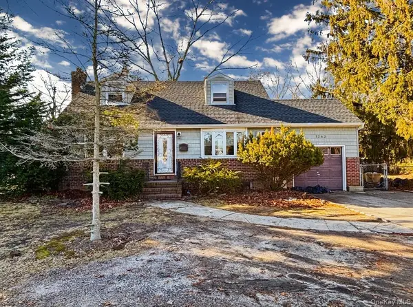 1262 Saxon Avenue, Bay Shore, NY 11706