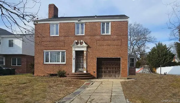 770 W Broadway, Woodmere, NY 11598