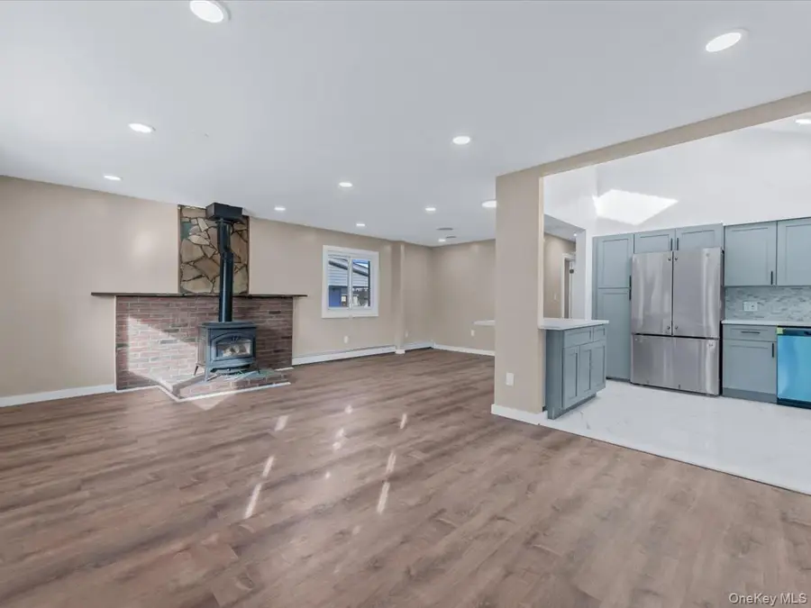 1367 Pine Acres Boulevard, Bay Shore, NY 11706 - Image #3