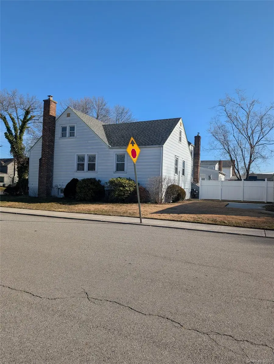 246-04 86th Avenue, Bellerose, NY 11426 - Image #3