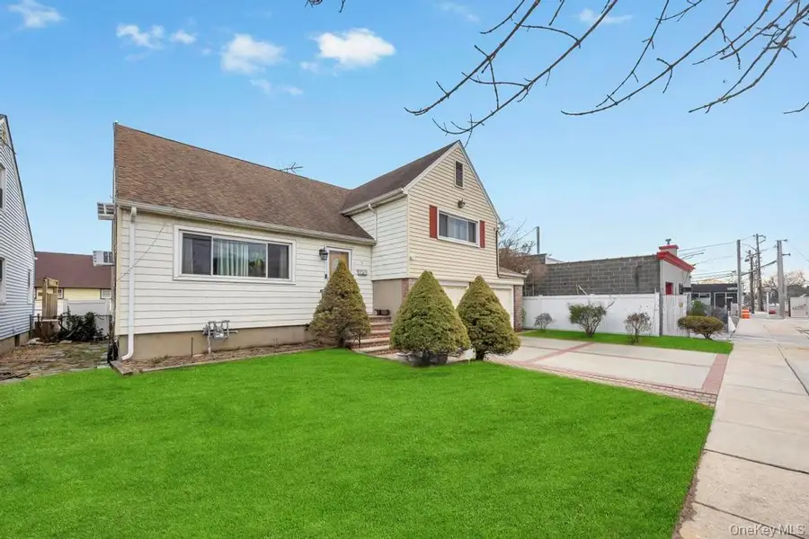 7 N Terrace Place, Valley Stream, NY 11580 - Image #3