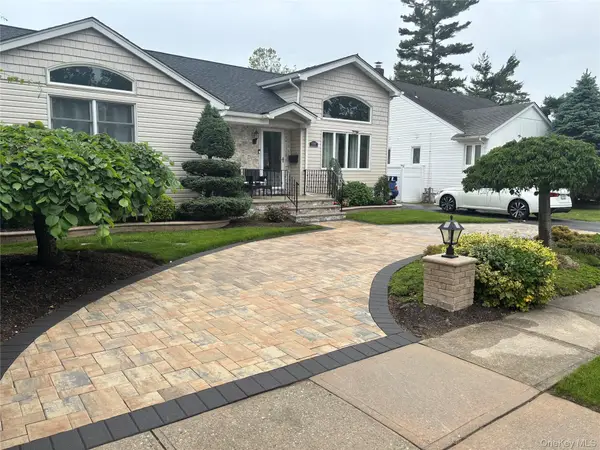 1550 Cleveland Avenue, East Meadow, NY 11554