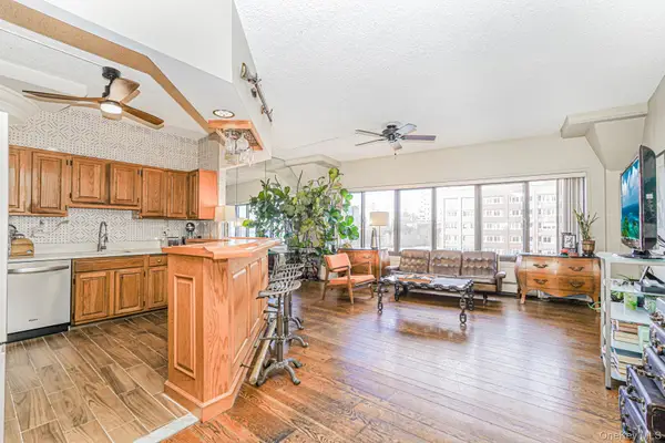 10 Bay Street Landing #5J, Staten Island, NY 10301