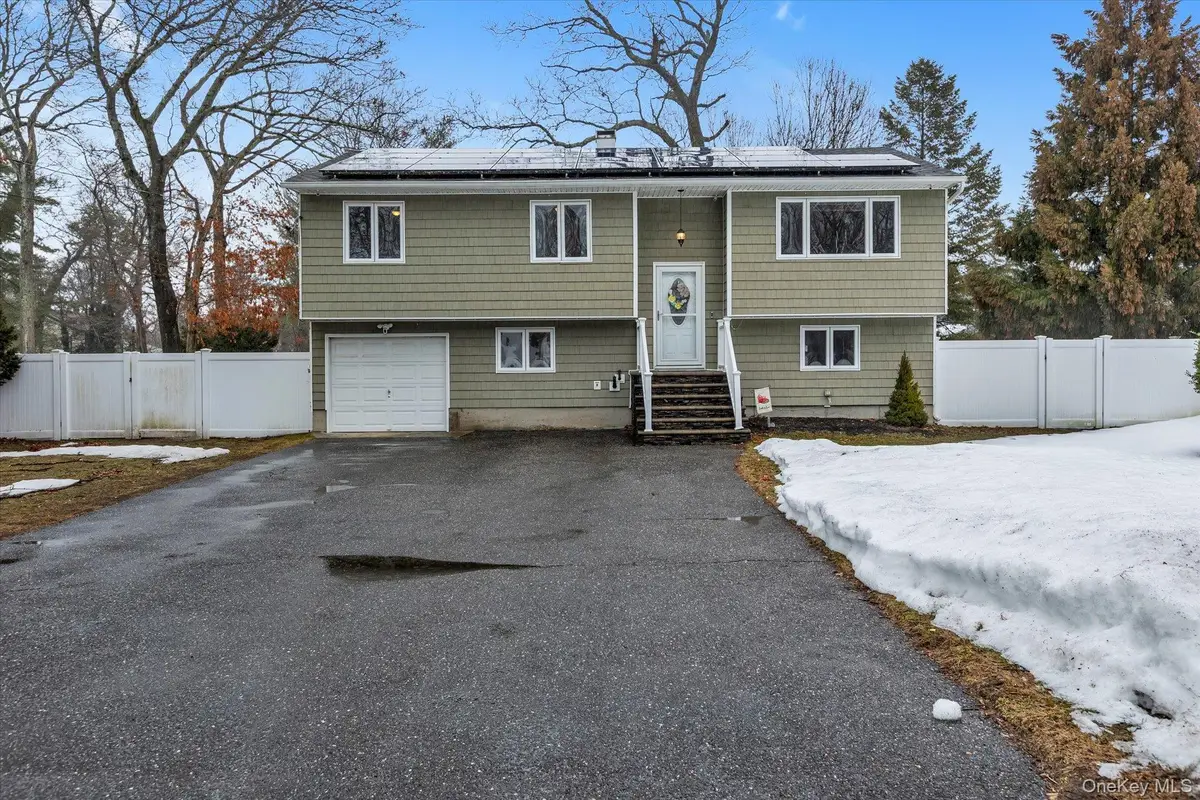 11 17th Avenue, Ronkonkoma, NY 11779 - #1
