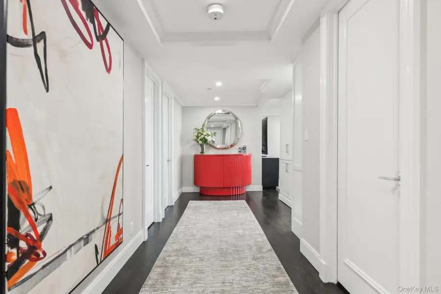 100 Hilton Avenue #901, Garden City, NY 11530 - Image #3