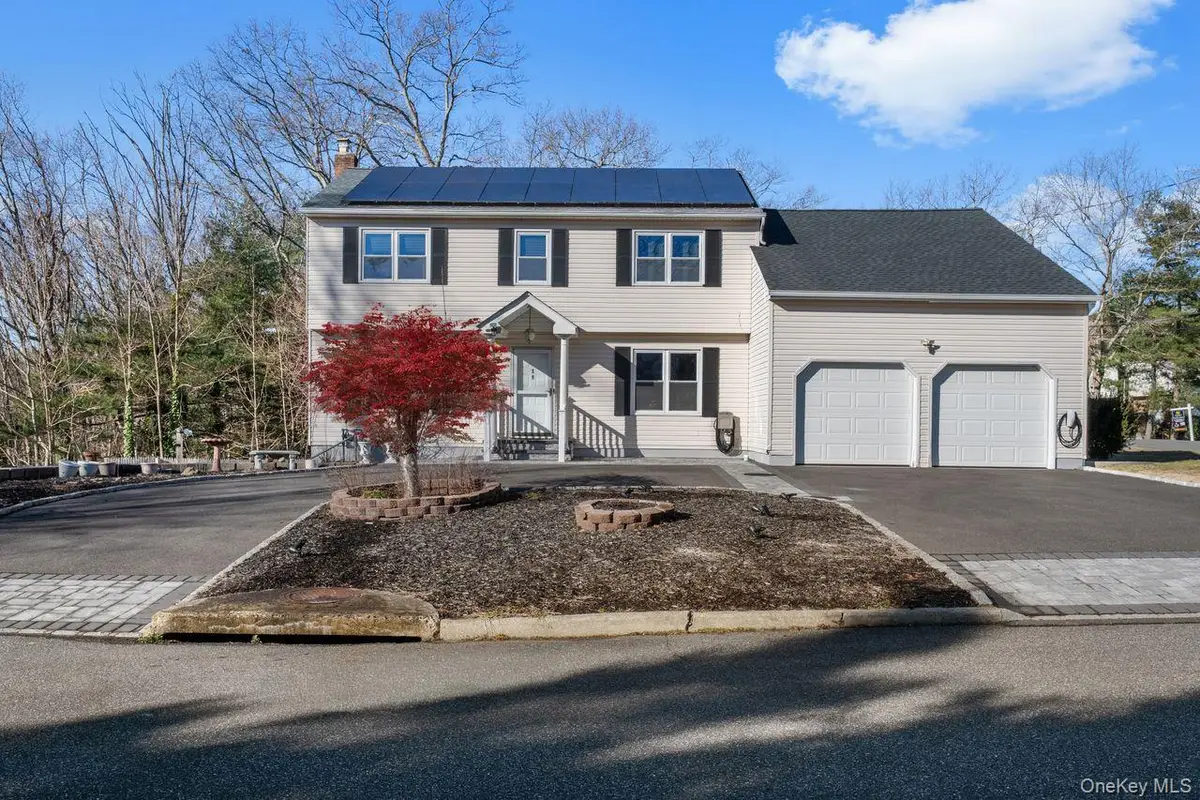 1 Lange Court, Melville, NY 11747 - Image #1