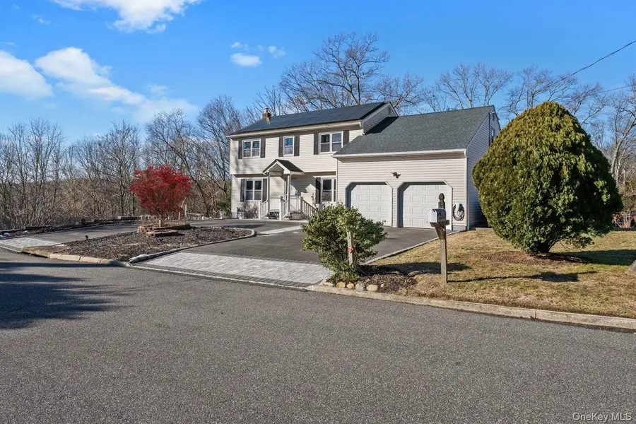 1 Lange Court, Melville, NY 11747 - Image #2