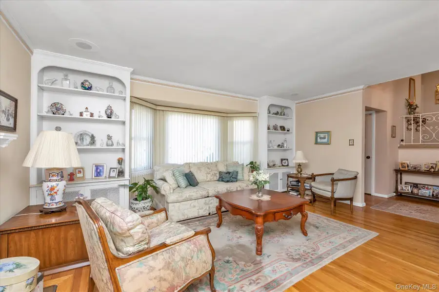 154 S Brush Drive, Valley Stream, NY 11581 - #3