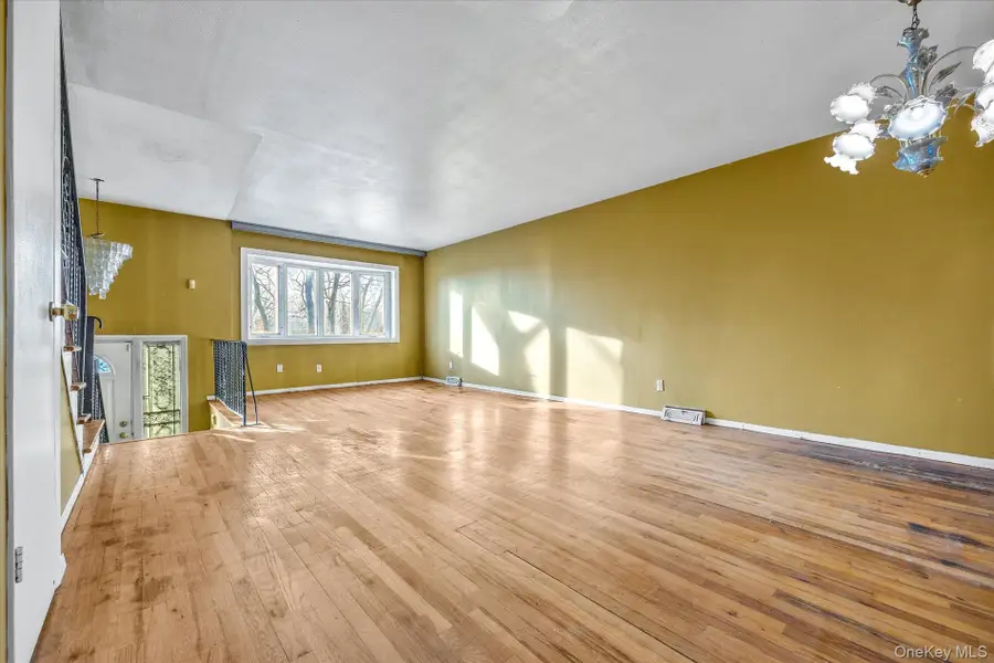 1537 144th Street, Whitestone, NY 11357 - Image #2