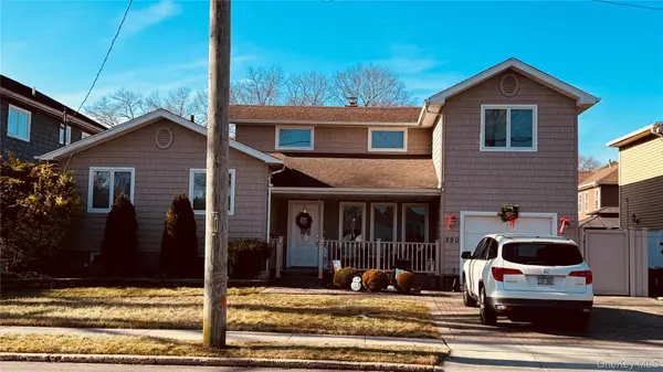 320 Roosevelt Avenue, Massapequa Park, NY 11762