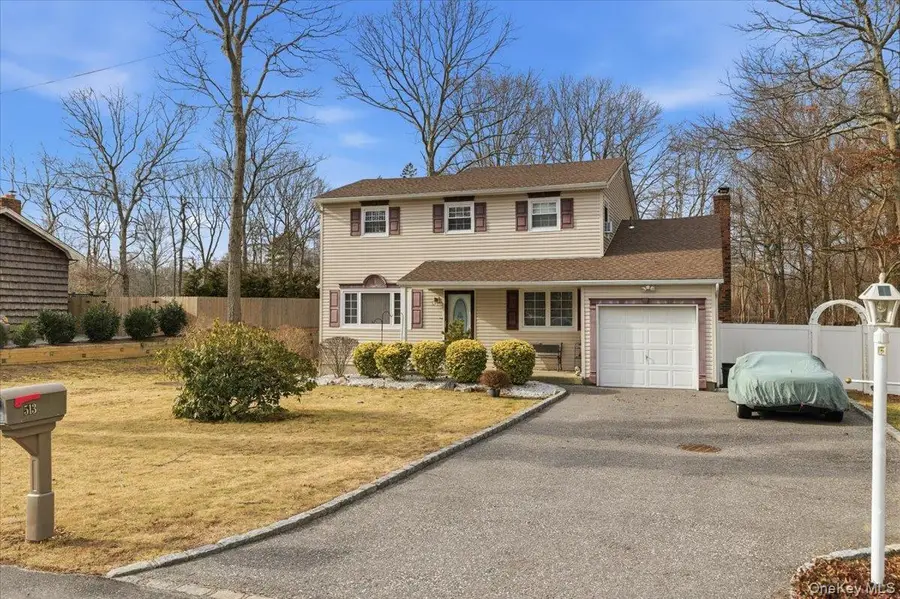 513 Starlight Drive, Shirley, NY 11967 - Image #3