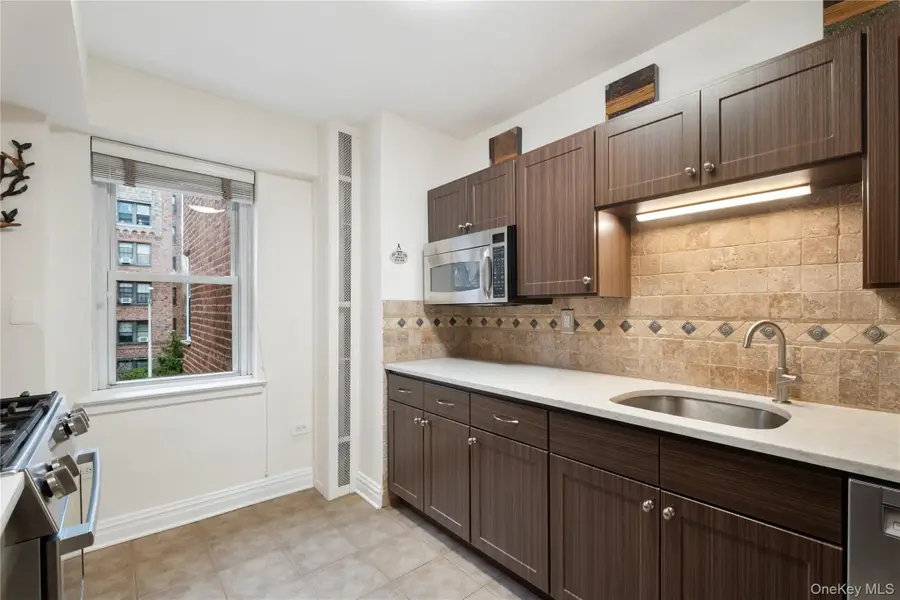 235 Garth Road #E2A, Scarsdale, NY 10583 - Image #2