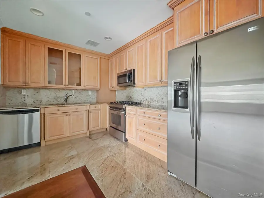 171 Great Neck Road #2k, Great Neck, NY 11021 - Image #3