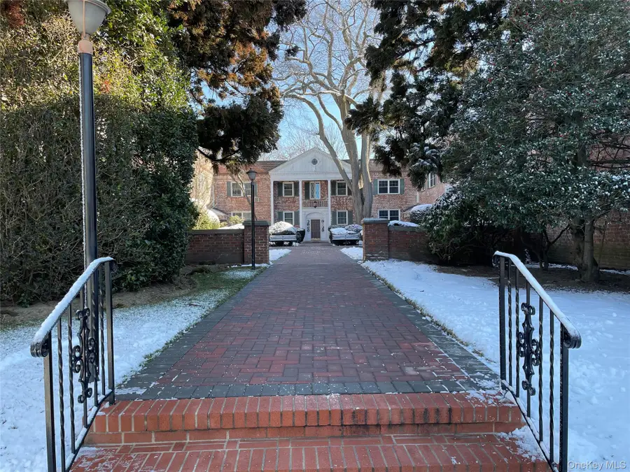 43 N Forest Avenue #C21, Rockville Centre, NY 11570 - Image #3