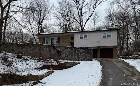 7 Brookland Farm Road, Poughkeepsie, NY 12601