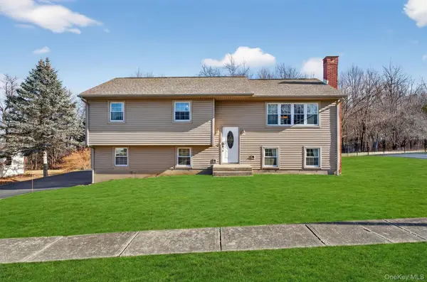 11 Hilltop Lane, Warwick, NY 10990