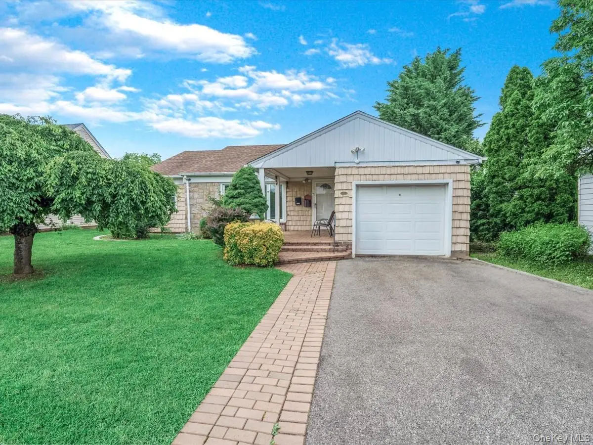 25 Lawrence Street, New Hyde Park, NY 11040 - #1