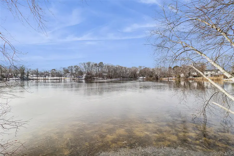 911 Ostrander Avenue, Riverhead, NY 11901 - Image #2