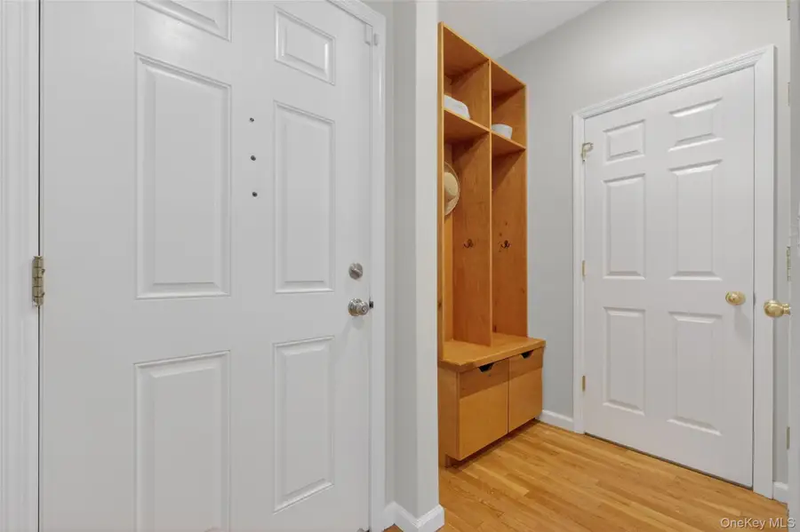 646 E Main Street, Jefferson Valley, NY 10535 - Image #2