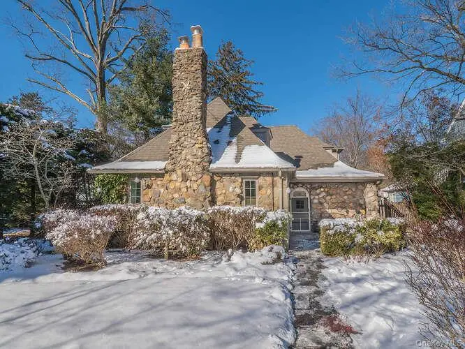 23 Ivy Way, Port Washington, NY 11050 - Image #1