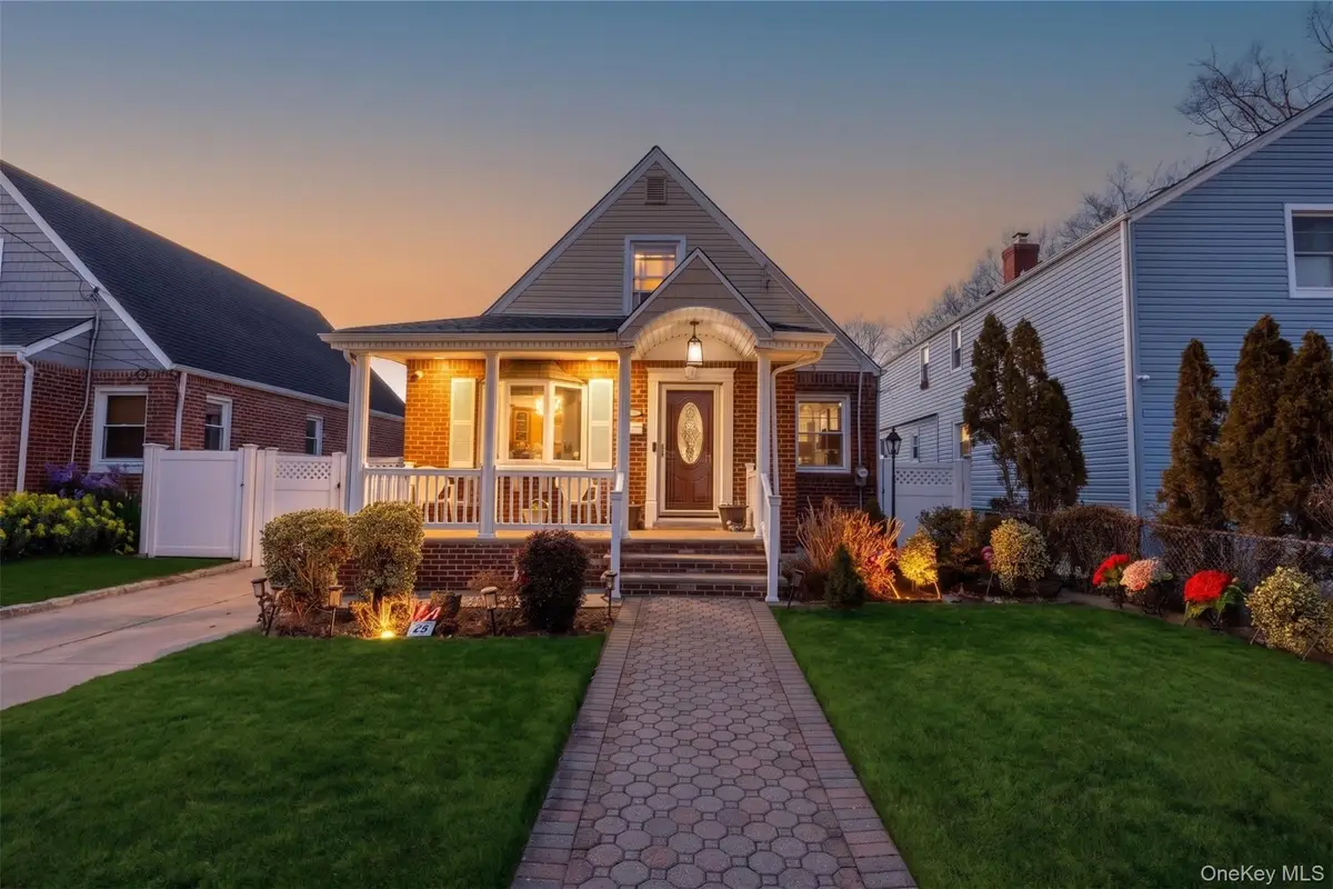 25 Everett Street, Valley Stream, NY 11580 - #1