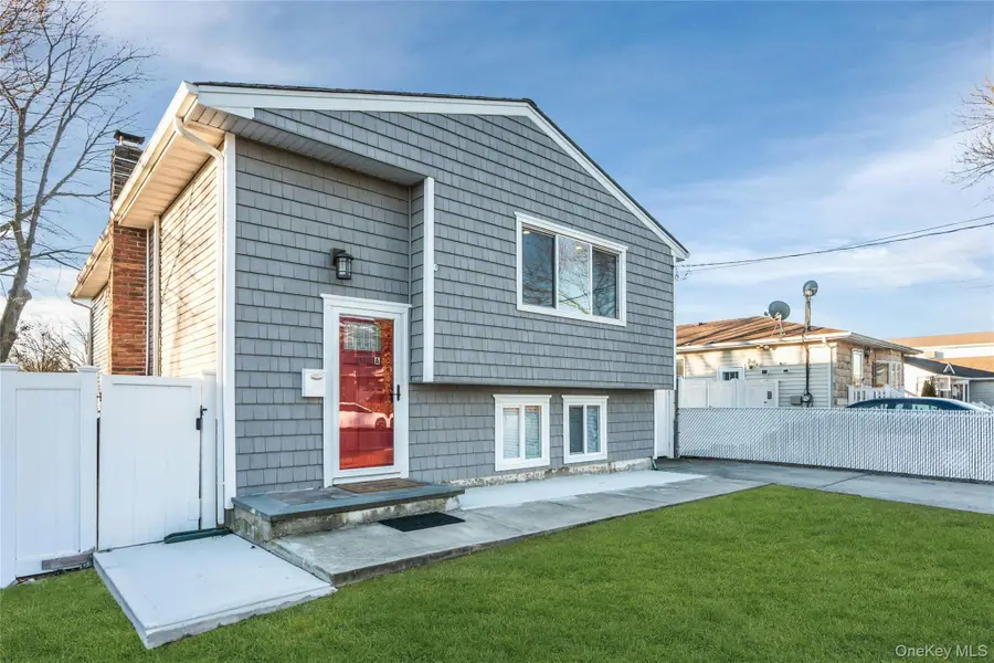 102A Claremont Avenue, West Babylon, NY 11704 - Image #3