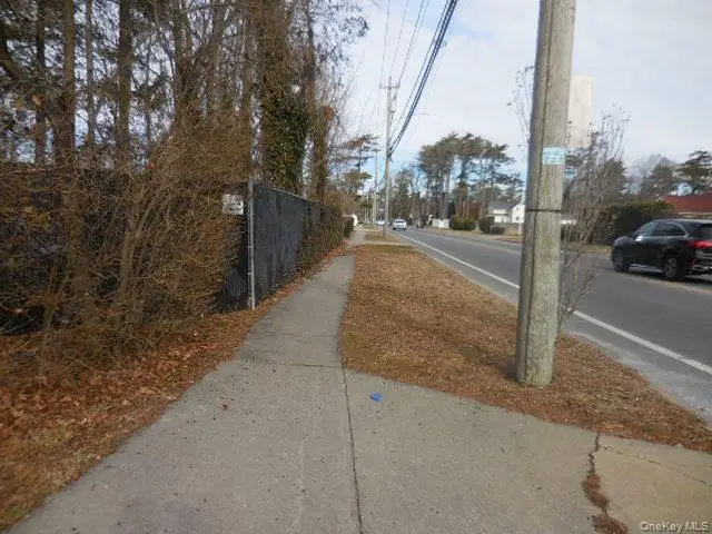 20 Washington Avenue, Brentwood, NY 11717 - #2