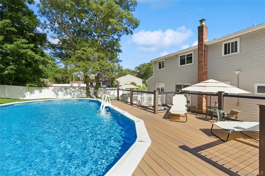 23 Foxboro Avenue, Farmingville, NY 11738 - Image #2