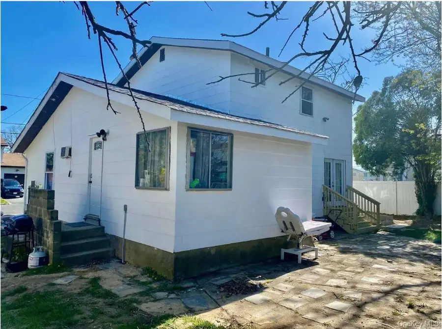 375 Barleau Street, Brentwood, NY 11717 - Image #3