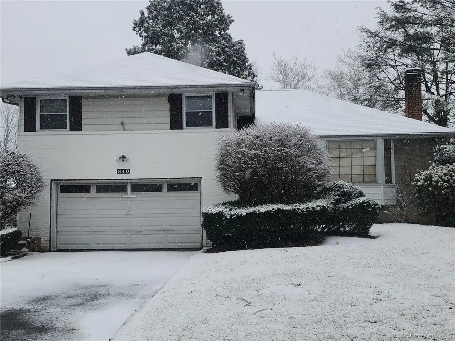 840 Sharon Lane, Westbury, NY 11590 - Image #3