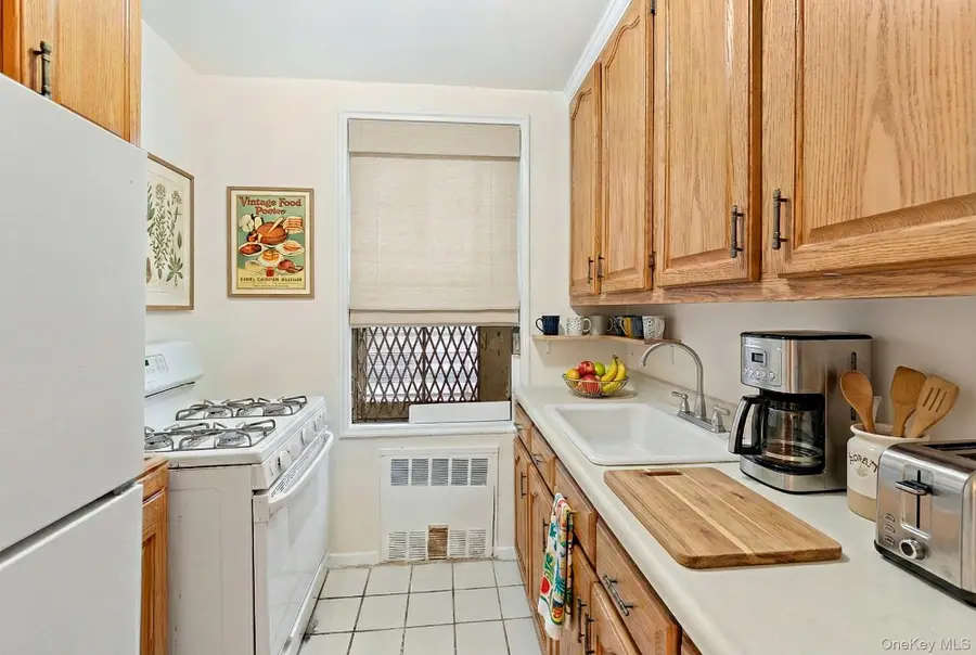 3210 Arlington Avenue #3D, Bronx, NY 10463 - Image #3