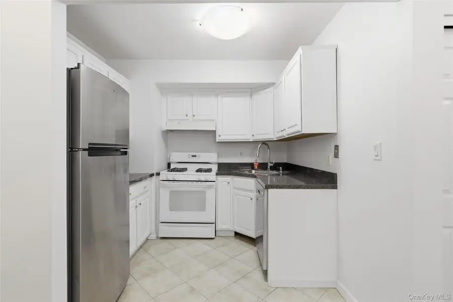 55 Monroe Boulevard #2L, Long Beach, NY 11561 - Image #2