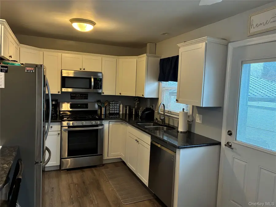 34 Beach Street, West Islip, NY 11795 - Image #2