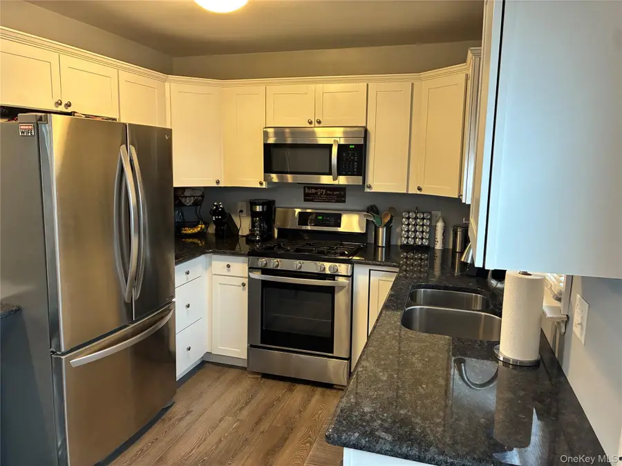 34 Beach Street, West Islip, NY 11795 - Image #3