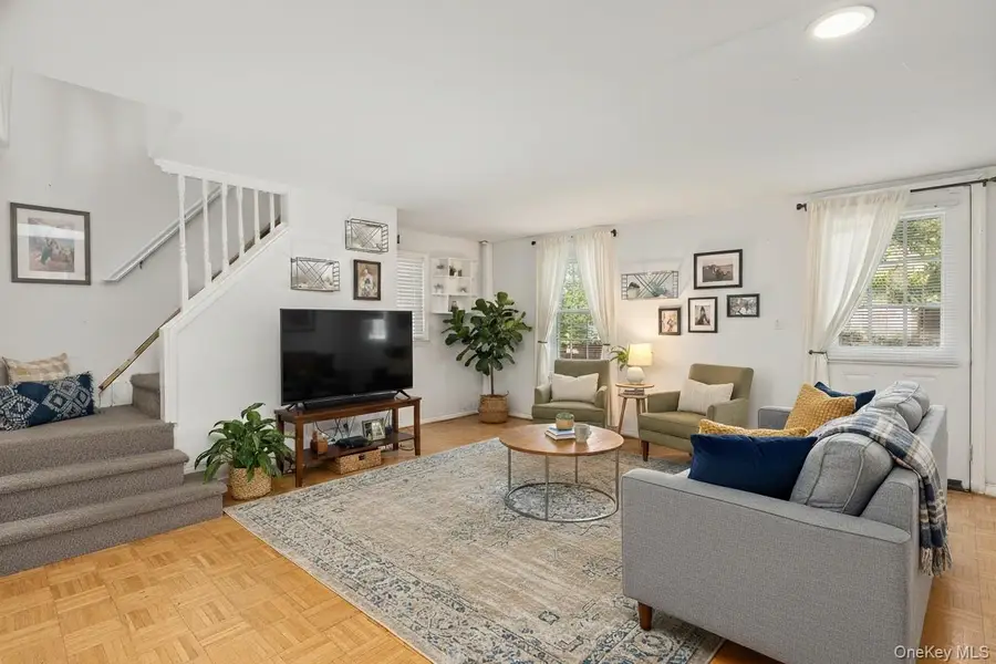 29 Richmond Avenue, Amityville, NY 11701 - Image #2