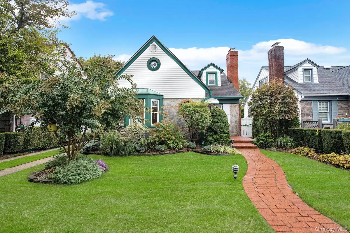 18 School Street, Malverne, NY 11565 - Image #1