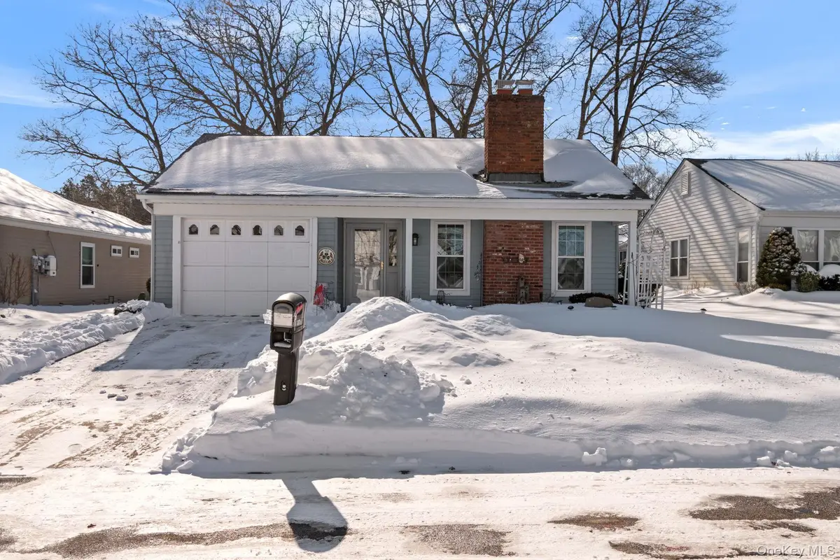 475 Stratford Lane, Ridge, NY 11961 - Image #1